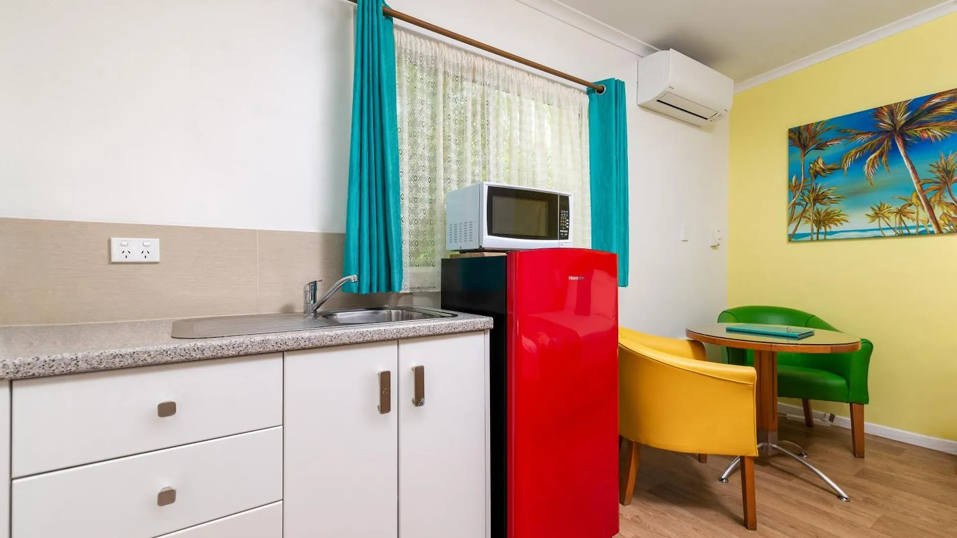 Port Douglas Motel